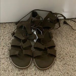 Old Navy gladiators NWT